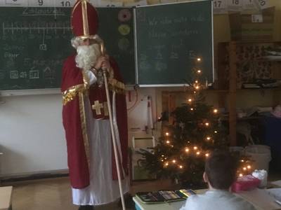 Nikolaus-Besuch in der Overbergschule – ein ungelöstes Rätsel